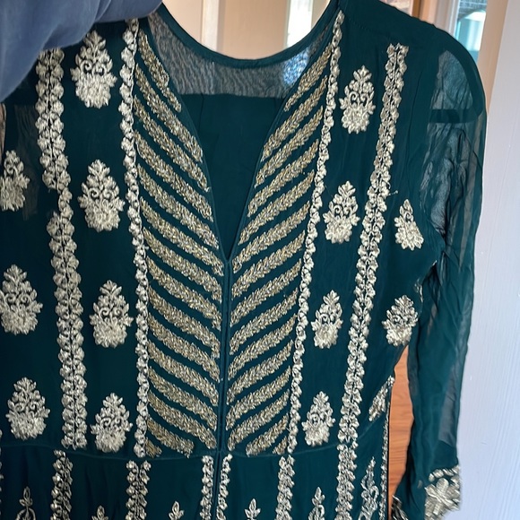Salwar Kameez Dark Green and Gold Embroidered Dress - Picture 6 of 6